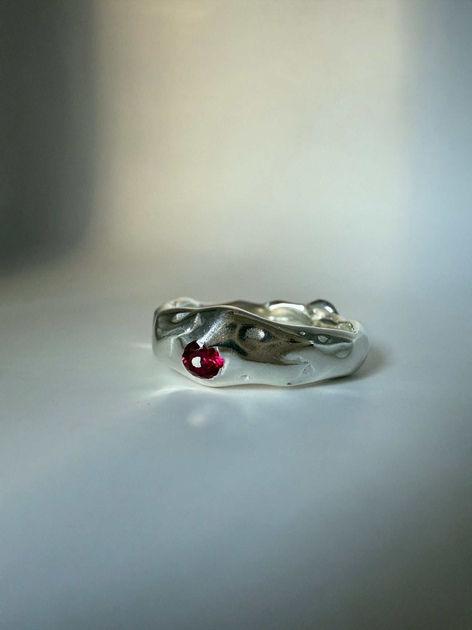 Ruby Eyes Ring - Épta