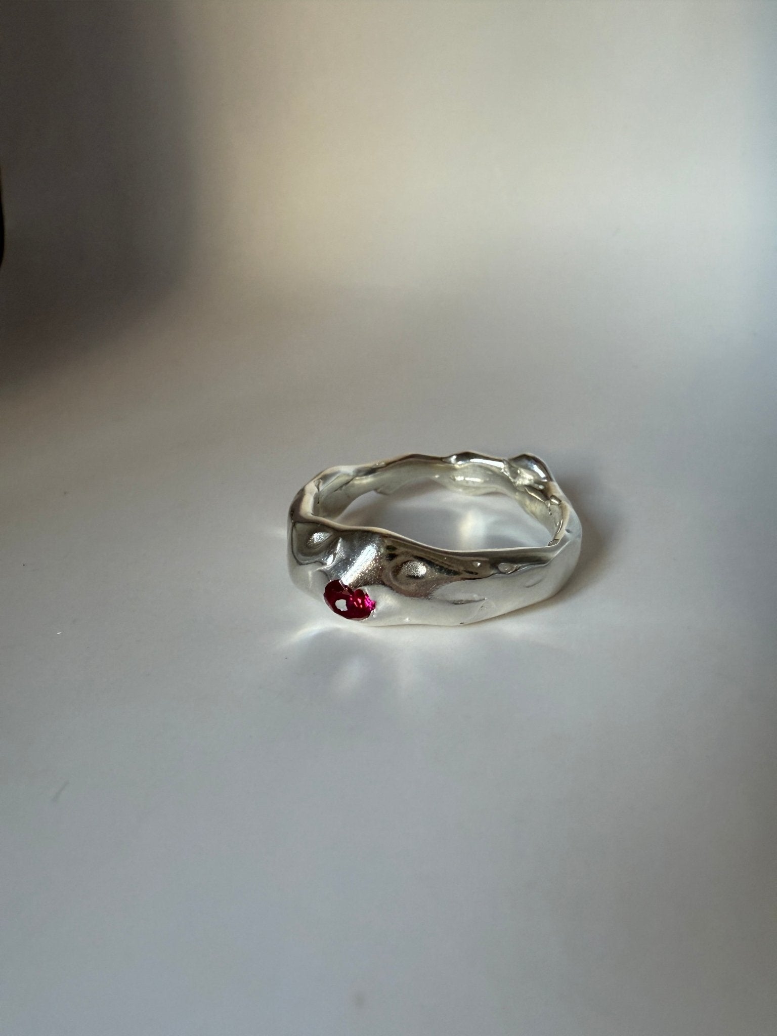 Ruby Eyes Ring - Épta